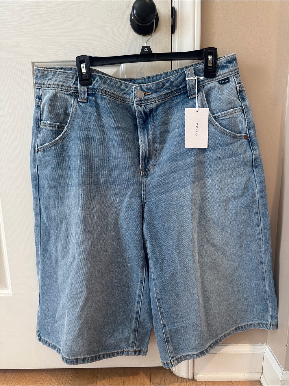 Bermuda shorts - Cello Light-Medium Blue Denim - XL - BNWT